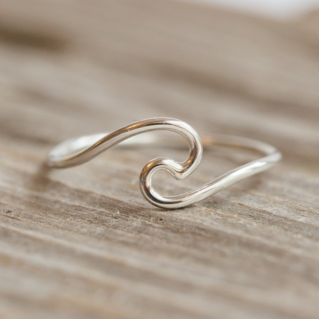 Sterling silver wave ring. 
